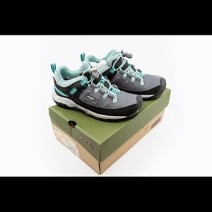 Keen Kids Hiking shoes size 1. New in box. Grey and blue